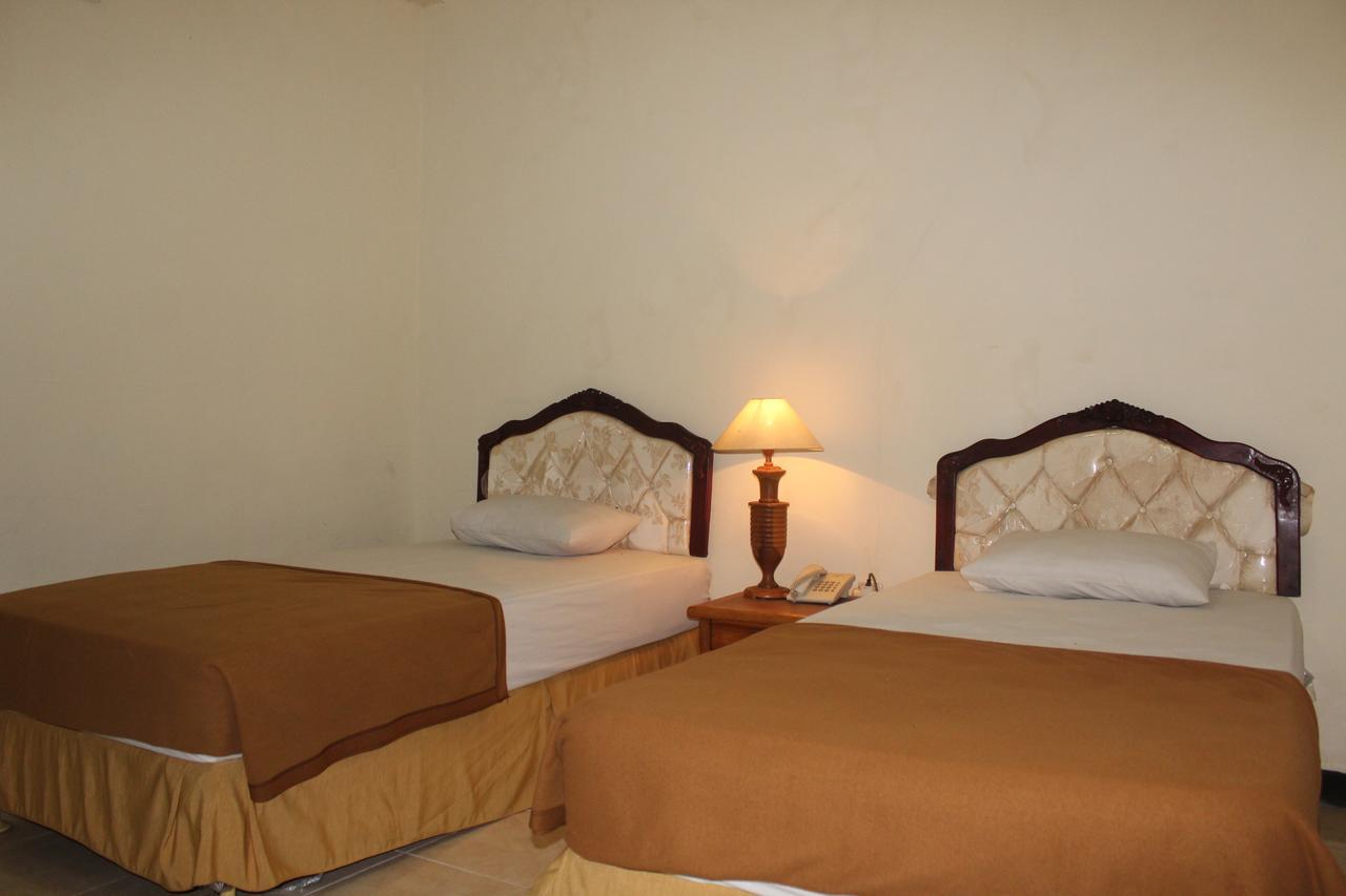 Sinar Bintang Hotel Cepu Luaran gambar