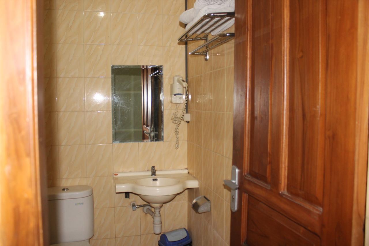 Sinar Bintang Hotel Cepu Luaran gambar