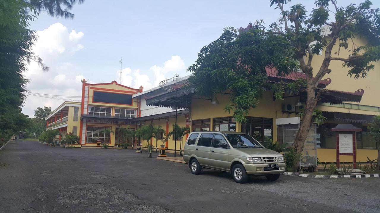 Sinar Bintang Hotel Cepu Luaran gambar